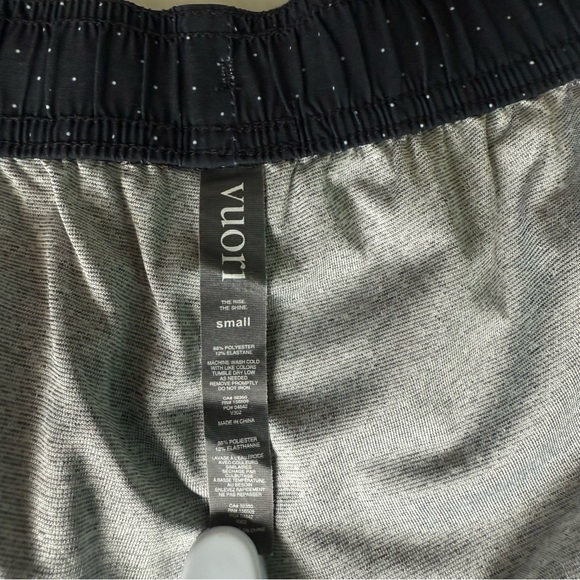 Vuori Kore 8” 2-in-1 Lined Shorts Oregano Watercolor Camo - Picture 4 of 6